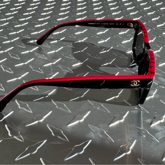 Chanel CH5417 Square Logo Sunglasses in Black/Red display picture 1